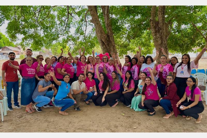 Ação com pacientes e comunidade abre programação do Outubro Rosa no HRBA em Santarém