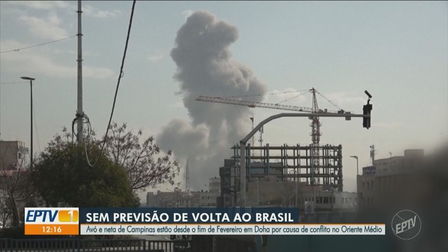Jiboia de 1,5 metro é capturada pela Guarda em anel viário de Limeira e solta em área de proteção ambiental