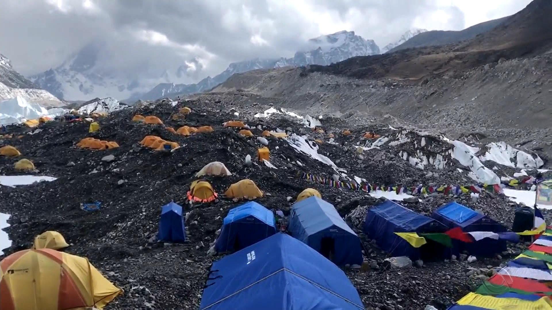 Nepal investiga esquema de fraudes em seguradoras, que inclui envenenamento de turistas no Everest