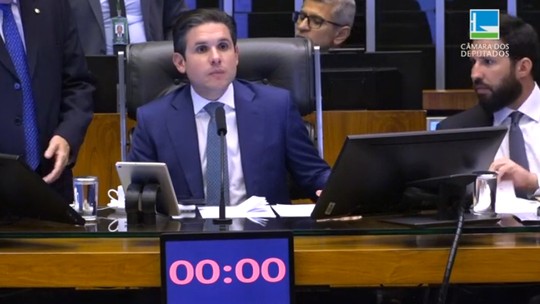 Blindagem de deputados travou 253 pedidos de processo entre 1998 e 2001; relembre casos - Regra estabelecia que deputados e senadores só seriam processados criminalmente com autorização prévia de Câmara e Senado. Proposta de retomá-la foi aprovada pela Câmara nesta terça-feira (16).