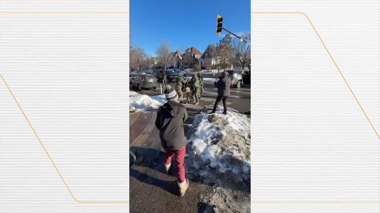 Minneapolis: novo VÍDEO mostra enfermeiro brigando com agentes federais 11 dias antes de ser morto