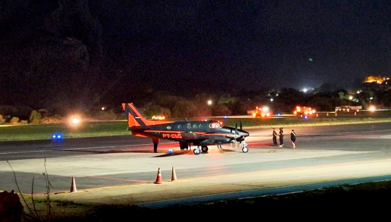 Pane em iluminação na pista do aeroporto mobiliza moradores para pouso de avião de resgate em Fernando de Noronha; VÍDEO