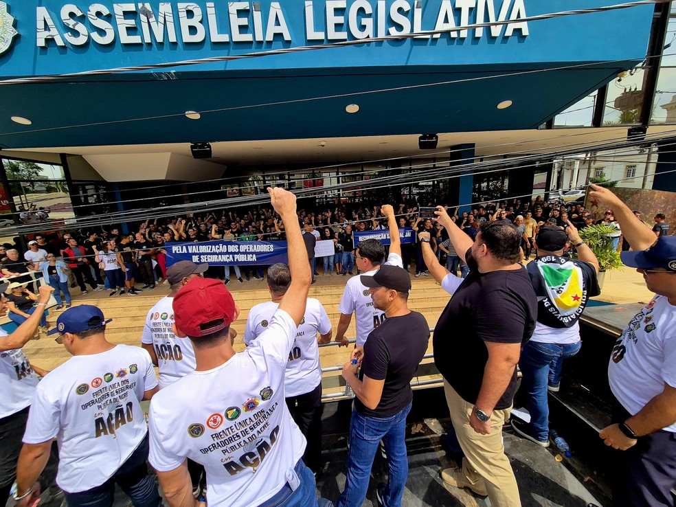 Agentes da Segurança Pública do Acre fazem manifestação em Rio Branco e Cruzeiro do Sul — Foto: Assessoria de Comunicação da Associação dos Bombeiros Militares do Acre