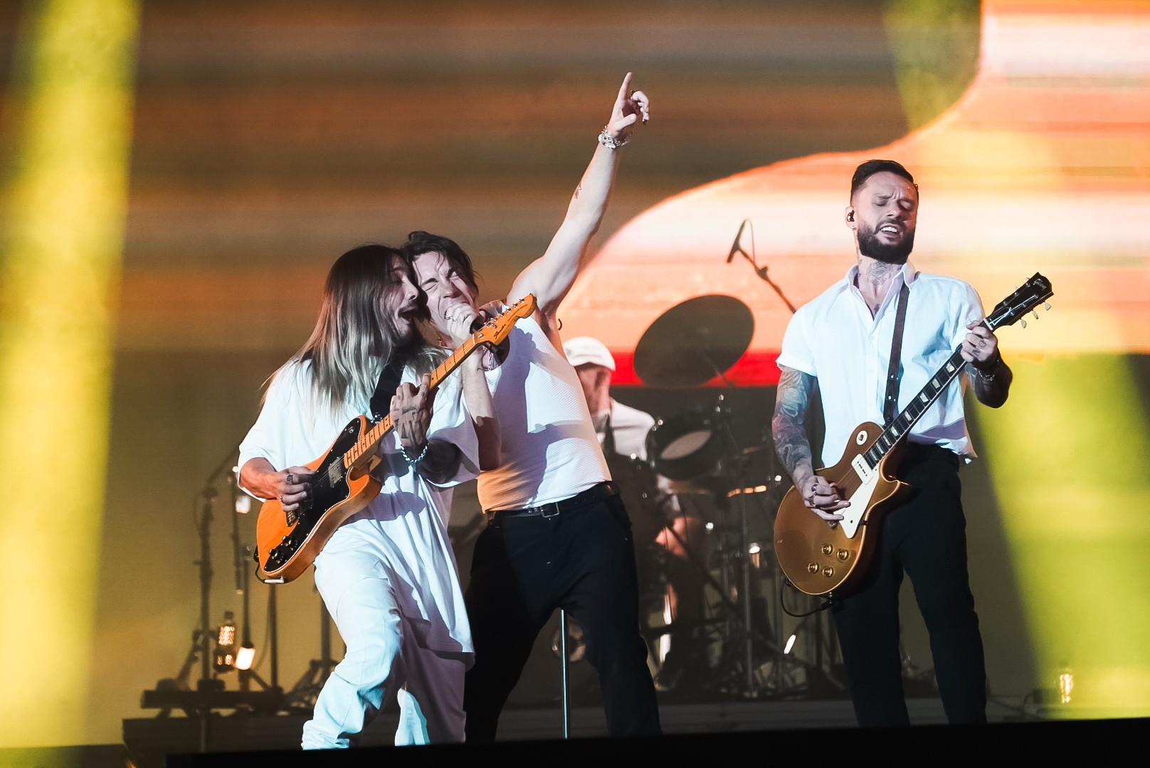 NX Zero transforma marmanjos em novinhos em show nostálgico que emociona no Rock in Rio