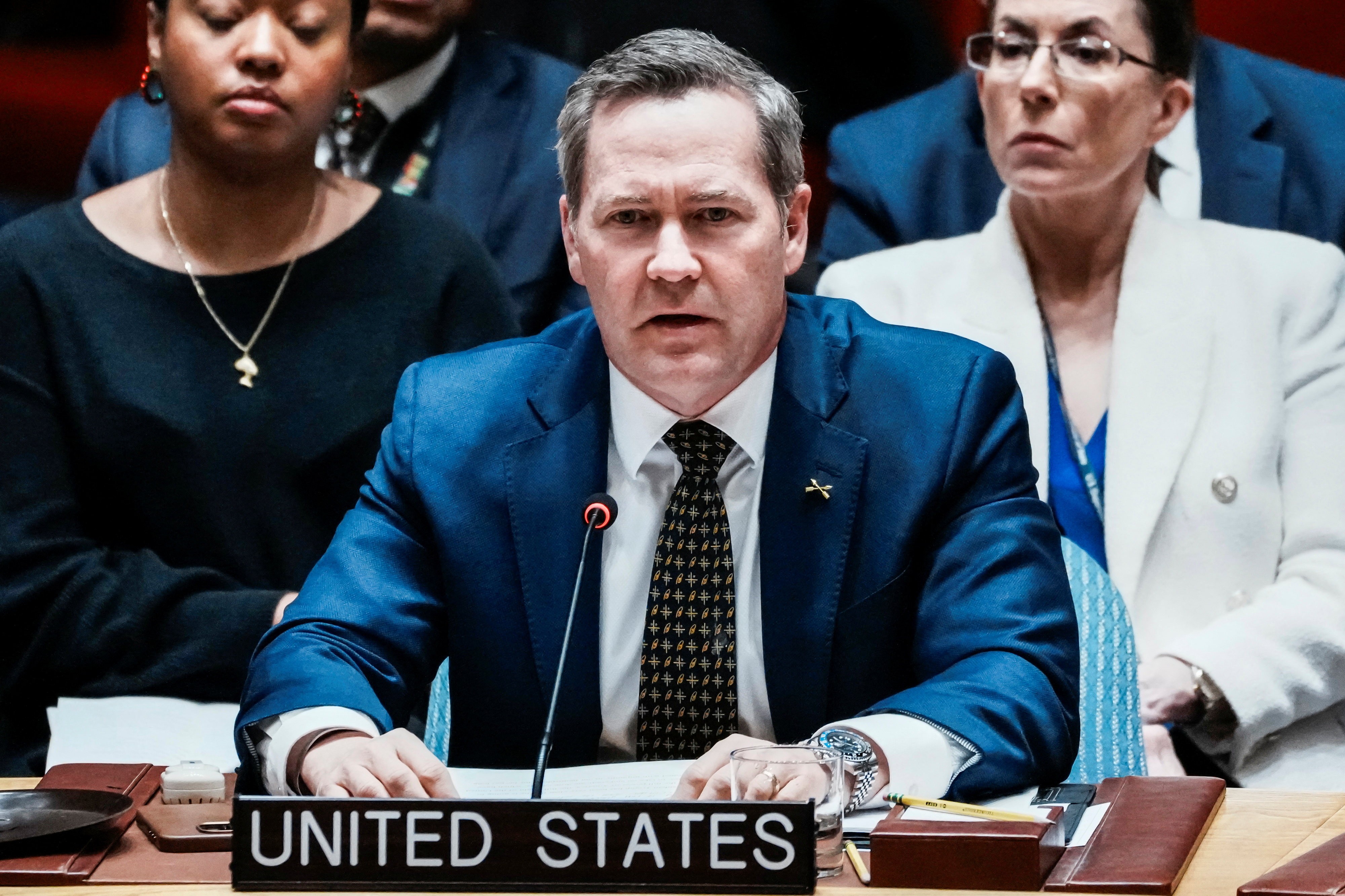 Governo Trump irá aplicar sanções para privar Maduro de recursos para seguir no poder, diz enviado dos EUA na ONU