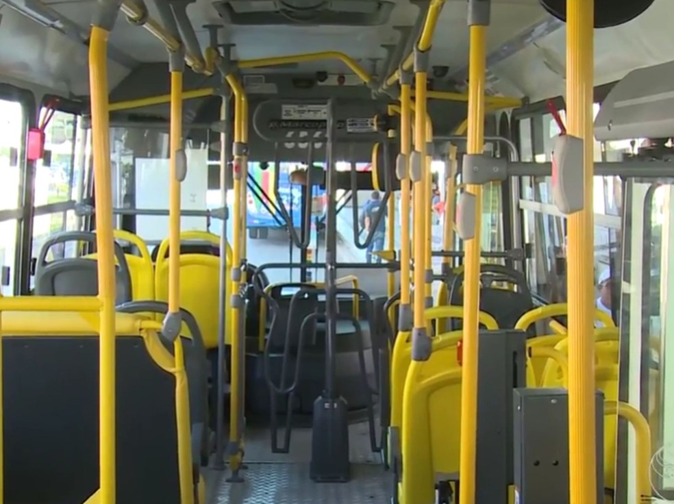 Ônibus com catraca alta em ônibus da Grande Aracaju — Foto: TV Sergipe/Arquivo