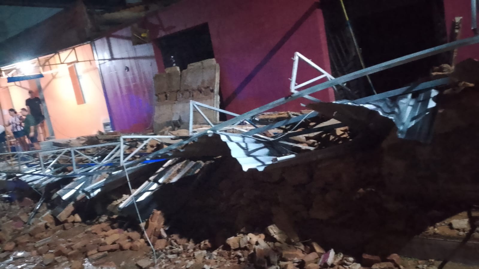Duas pessoas morrem após marquise desabar no interior do RN