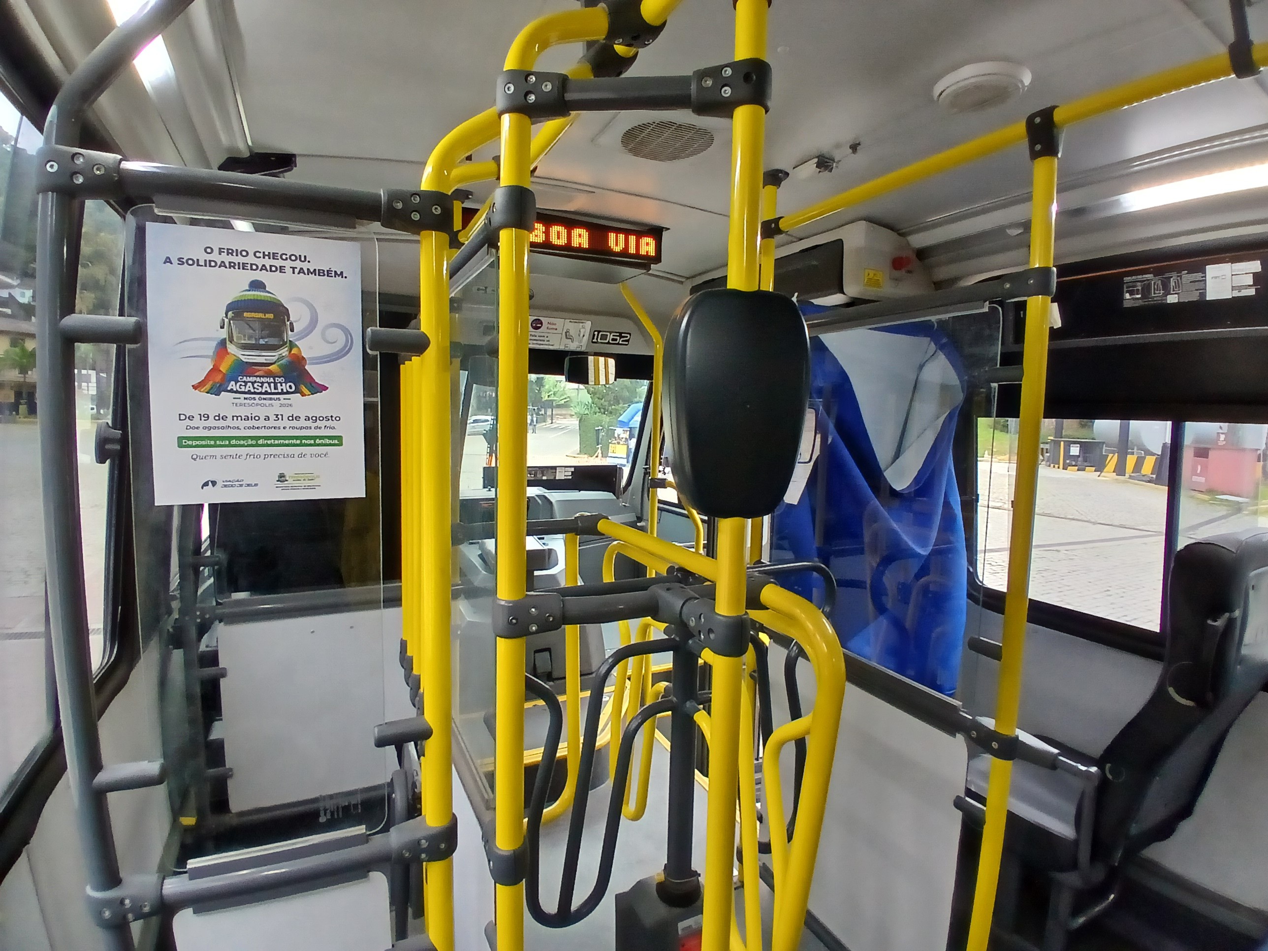 Campanha do agasalho começa nos ônibus de Teresópolis
