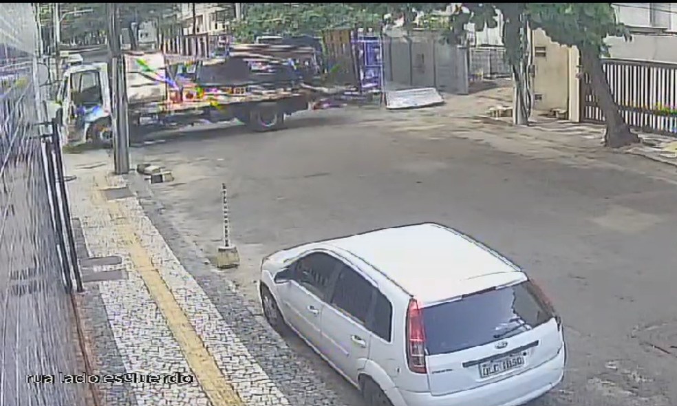 C&acirc;mera flagrou momento do acidente &mdash; Foto: Arquivo Pessoal