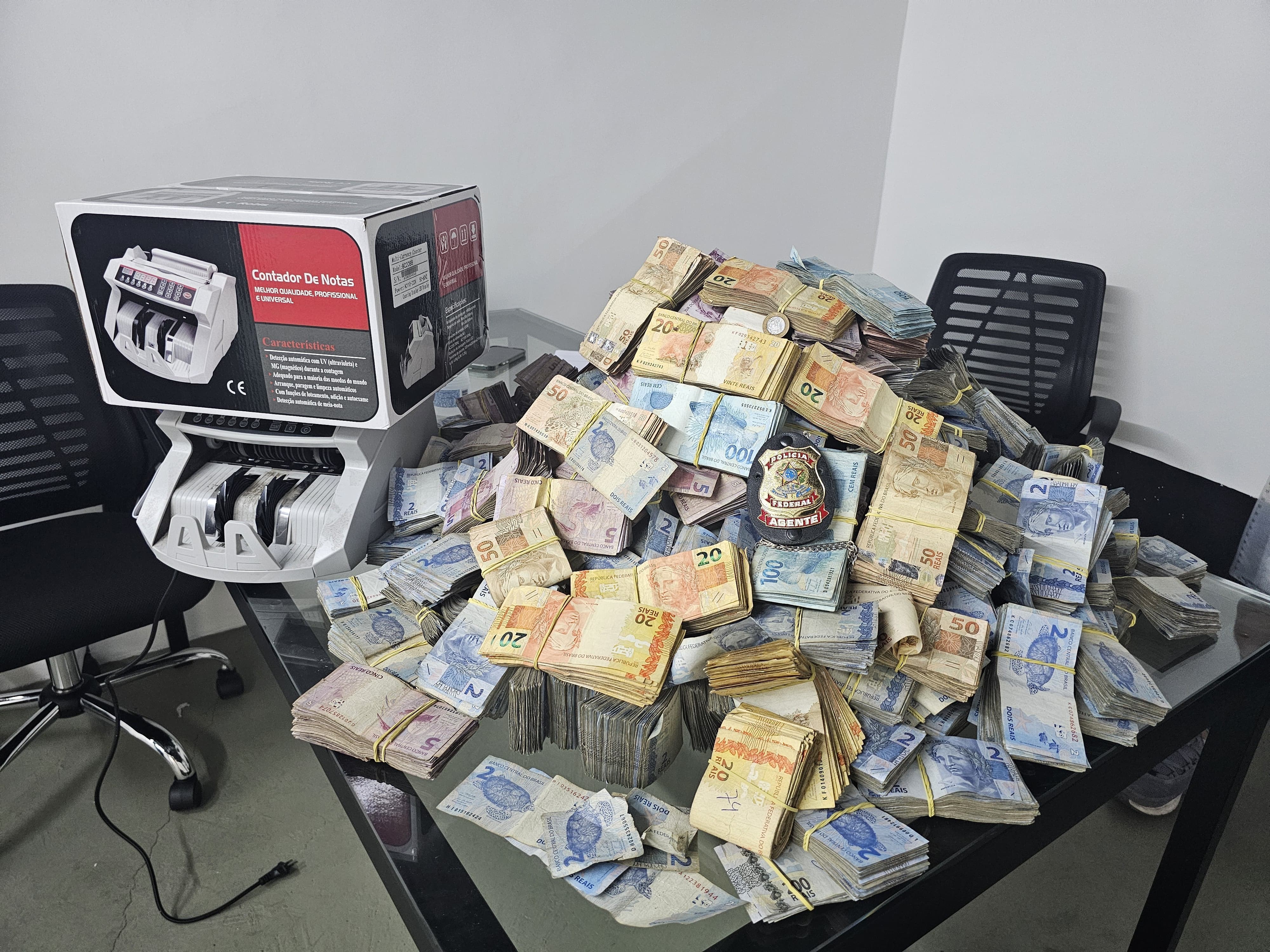PF apreende meio milhão de reais em espécie durante operação em BH