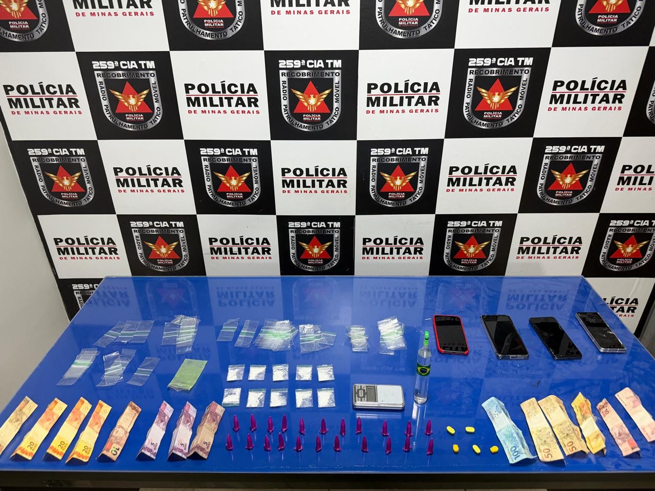 Seis são presos após informações de que dois homens estariam traficando em boates e bares de Pirapora