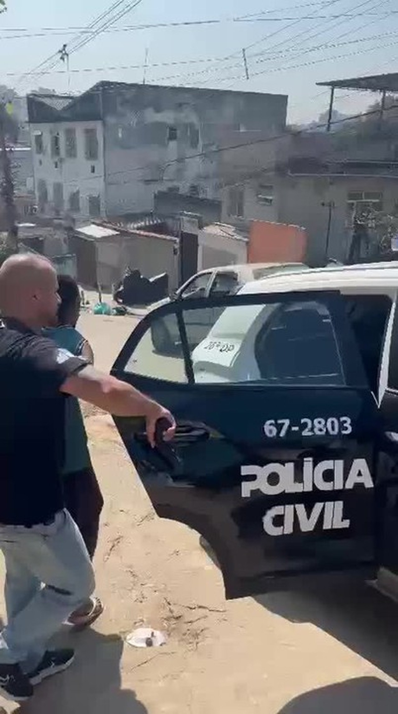 Polícia prende suspeito que fingia ser entregador para roubar celulares  no Engenho de Dentro
