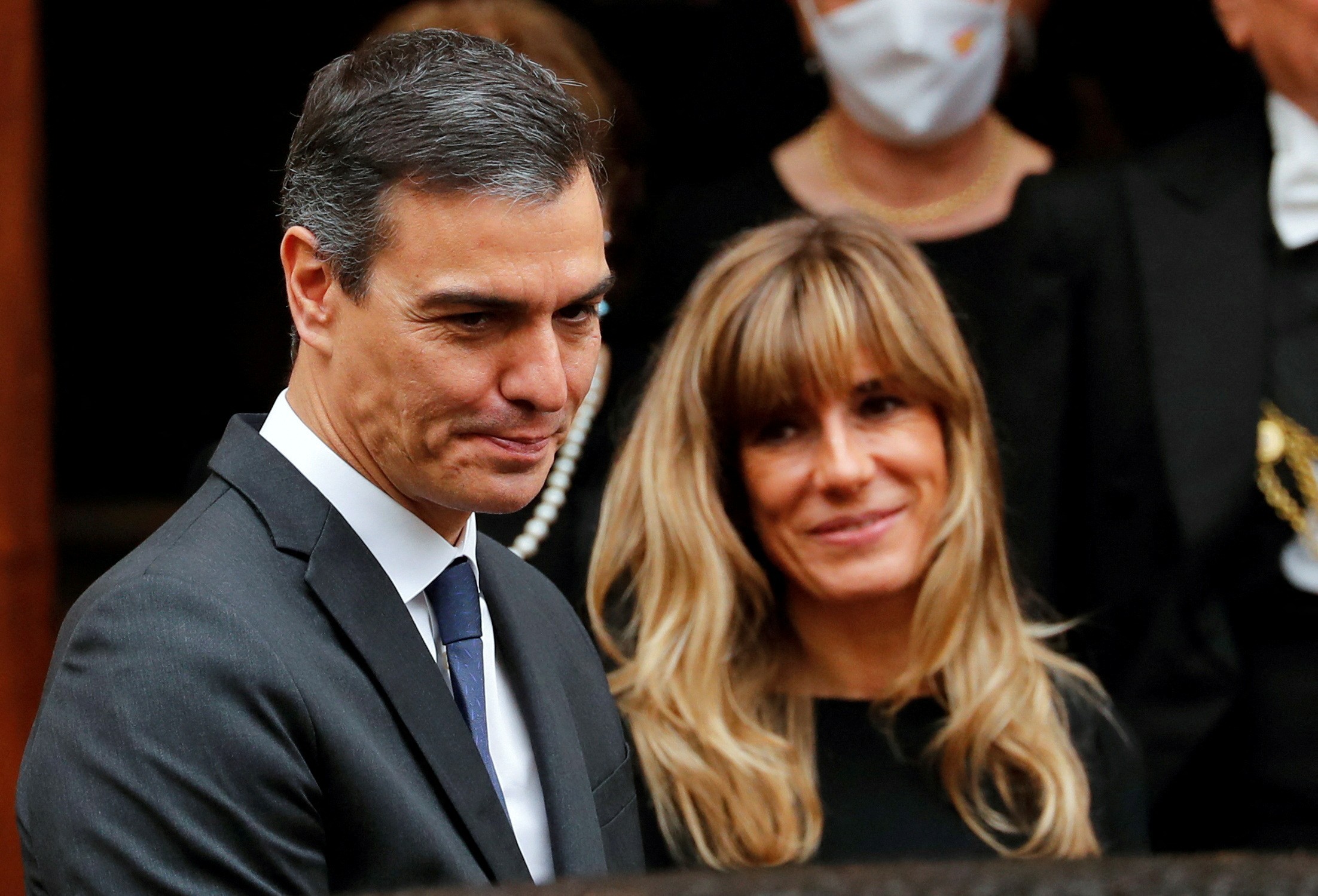 MP da Espanha pede arquivamento de investigação contra esposa do premiê Pedro Sánchez