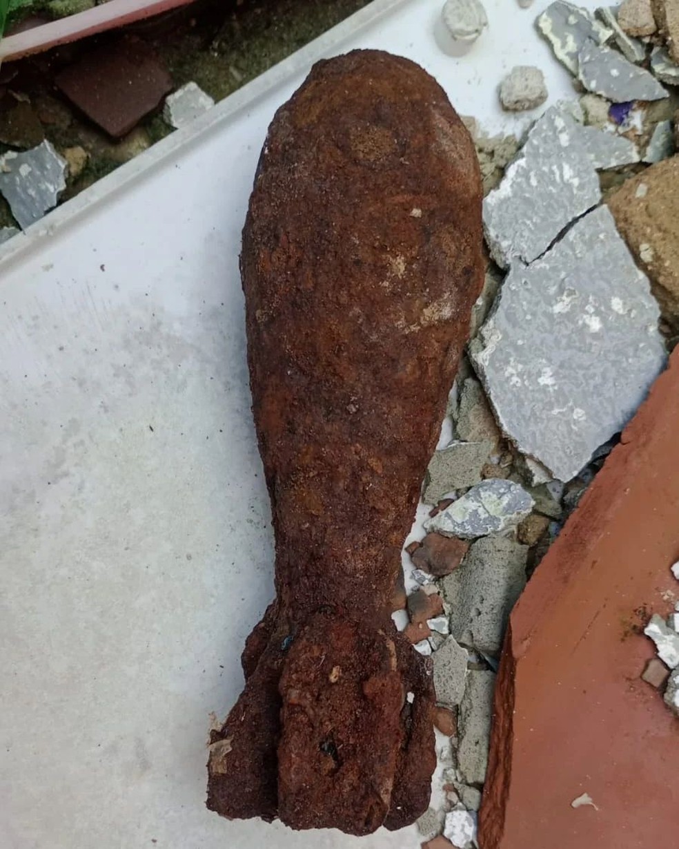 Artefato explosivo é encontrado durante obra em terreno de projeto social na Zona Oeste de Natal — Foto: Reprodução