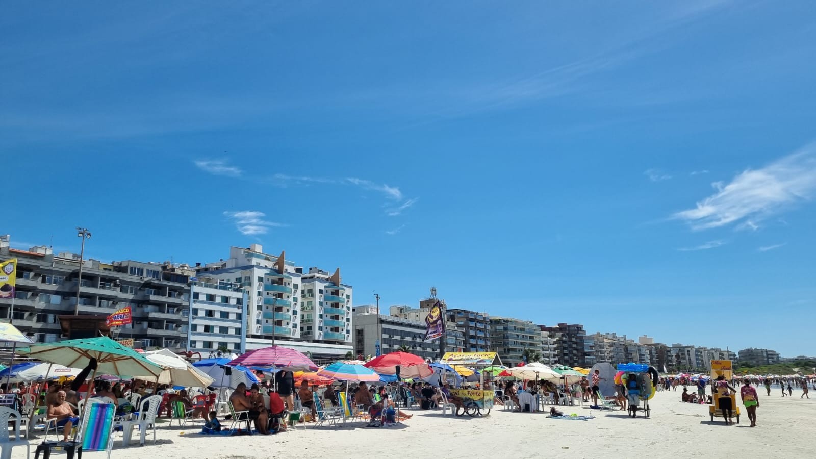 Prefeitura de Cabo Frio tem até 60 dias para anular licenças emitidas no último ano para trabalhadores que atuam nas praias