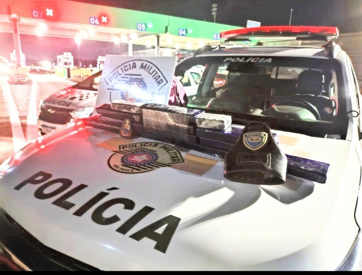 Polícia Rodoviária apreende cerca de 10 quilos de maconha em  veículo na Rodovia Ayrton Senna