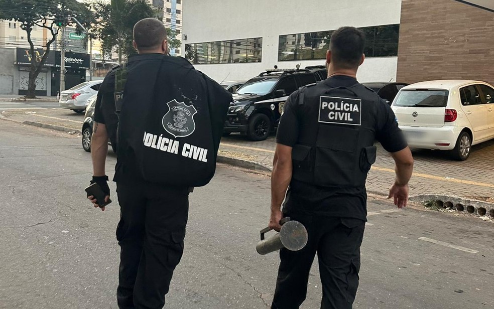 Polícia faz operação contra desvios de mais de meio milhão na manutenção de carros da Secretaria de Saúde de Goiás