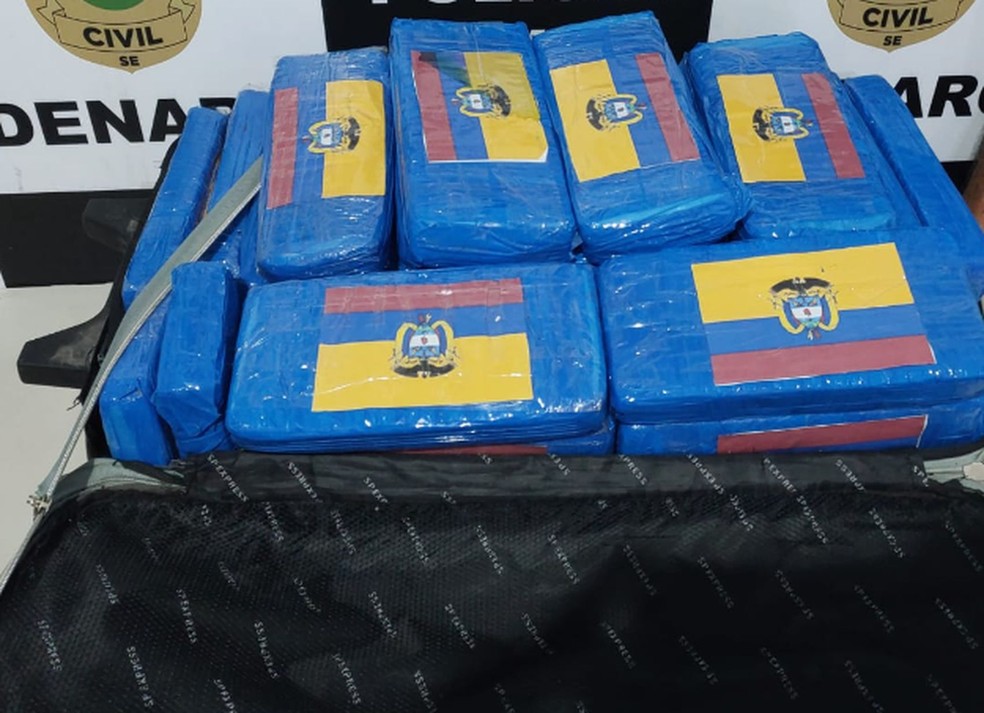 Parte da droga estava em mala em Nossa Senhora do Socorro — Foto: Denarc/SE