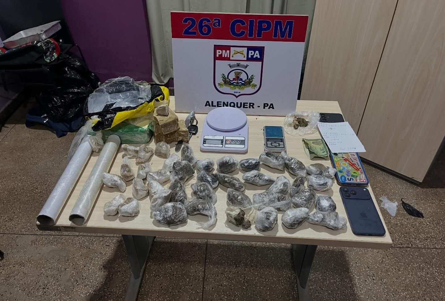 Dupla é presa pela PM com grande quantidade de drogas em Alenquer