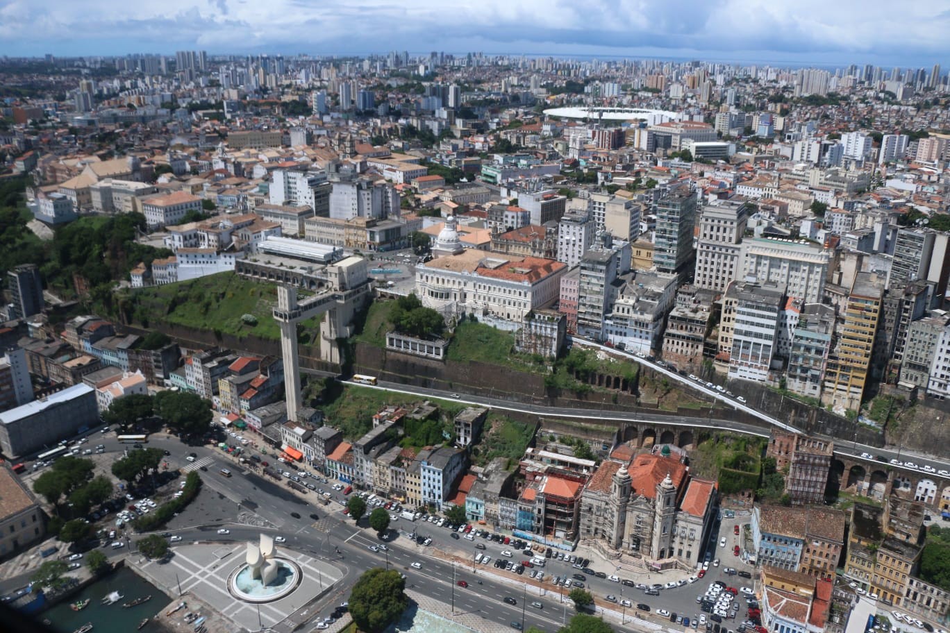 Prefeitura de Salvador publica decretos e autoriza posse de 36 imóveis abandonados no bairro do Comércio