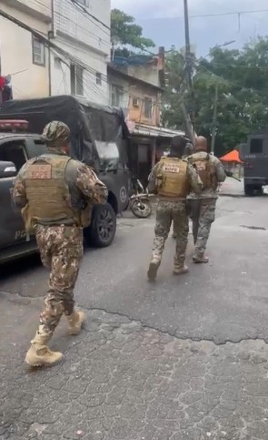 Bope prende 8 na comunidade César Maia, em Vargem Grande