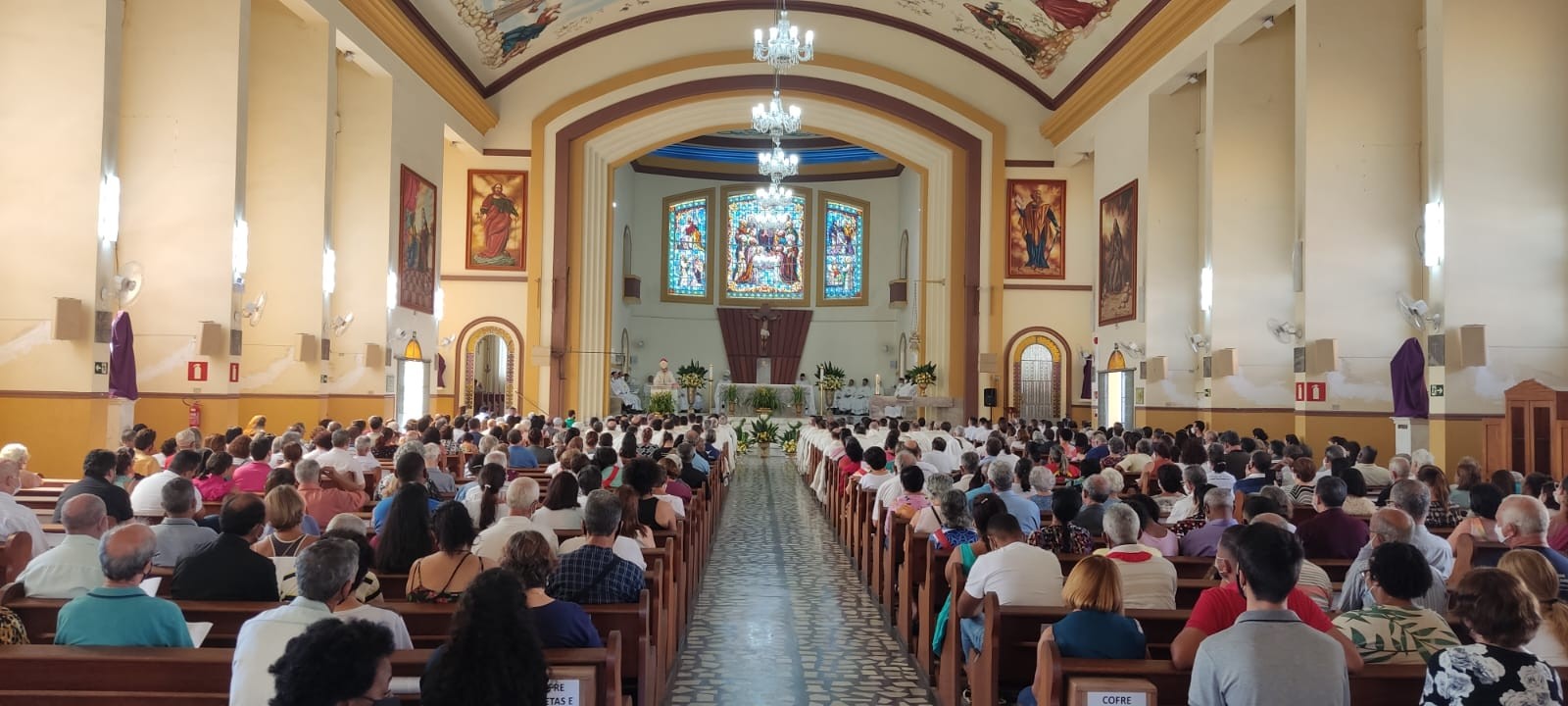 Semana Santa em Divinópolis: programação de missas e procissões para 2025