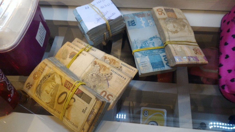Dinheiro apreendido na casa de Zinho, em 2019 — Foto: Divulgação