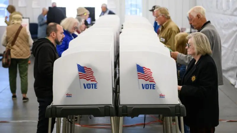 Governo Trump pede que quatro estados chequem se não há estrangeiros nas listas eleitorais