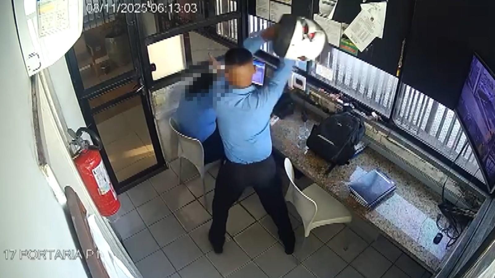 Urgente! Funcionário Demitido Após Ataque Brutal com Capacete em Colega de Trabalho