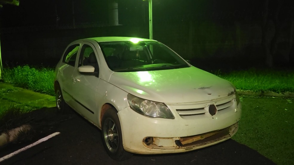 Carro usado pelos criminosos para chegar até Uberlândia — Foto: Reprodução/TV Integração