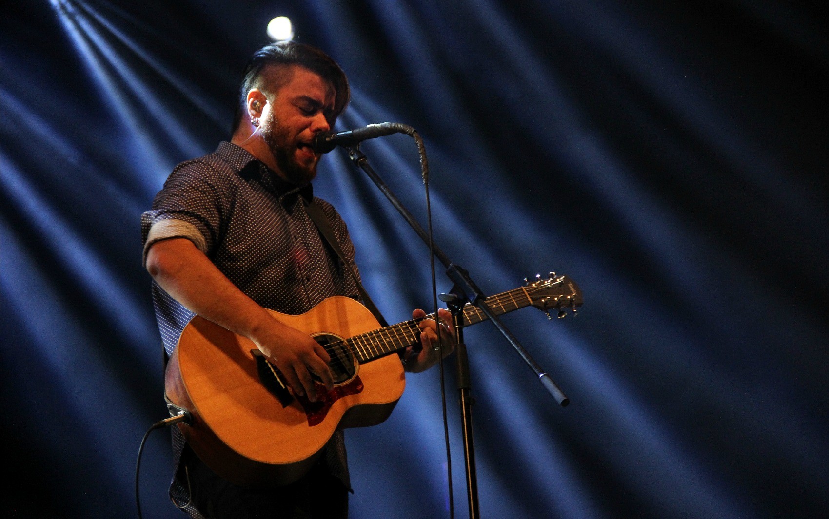 Show com Bruna Viola, feira pet-friendly e programação natalina: veja as atrações no centro-oeste de SP