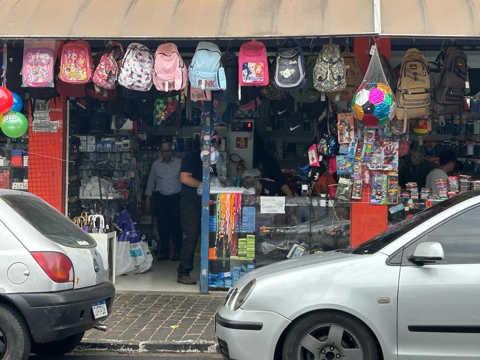 Operação Fake Toy no Centro de Uberlândia — Foto: Larissa Marques/TV Integração