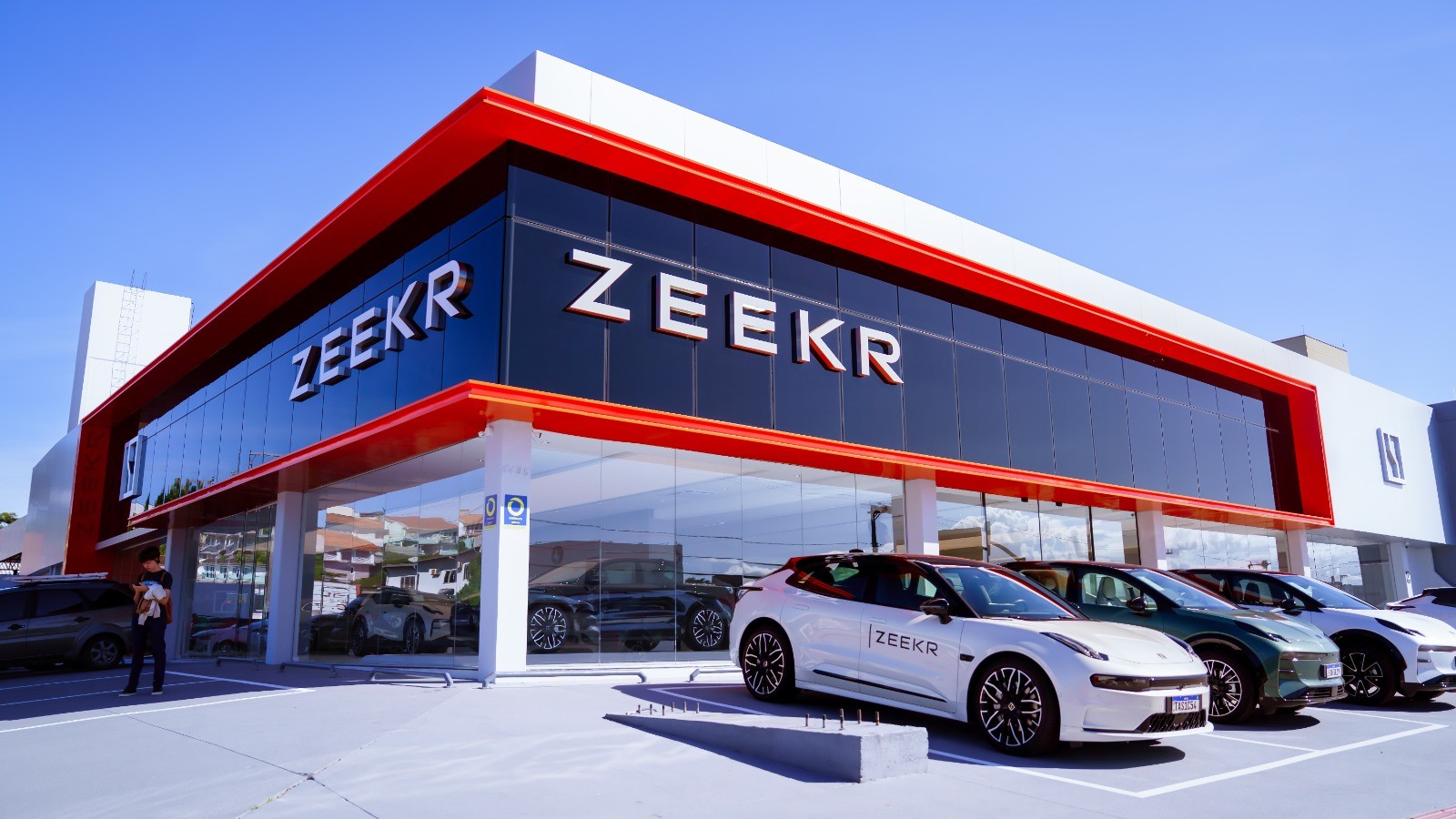 ZEEKR chega em Florianópolis com proposta premium de mobilidade 100% elétrica