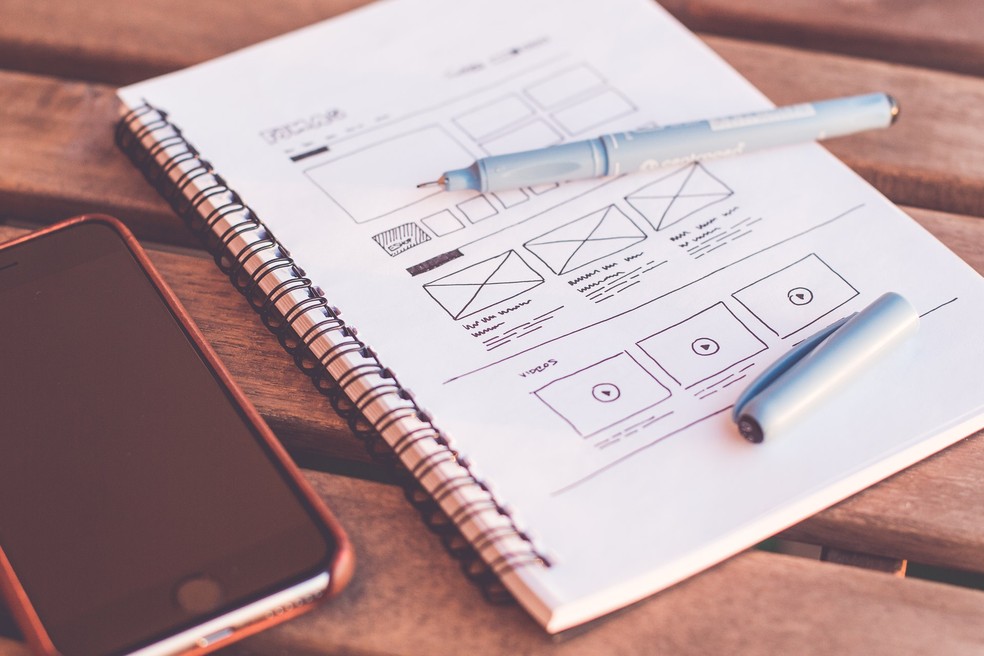UX Designer e UI Designer se concentram na forma como o usuário interage com um produto, como site ou aplicativo | Foto: picjumbo.com/Pexels