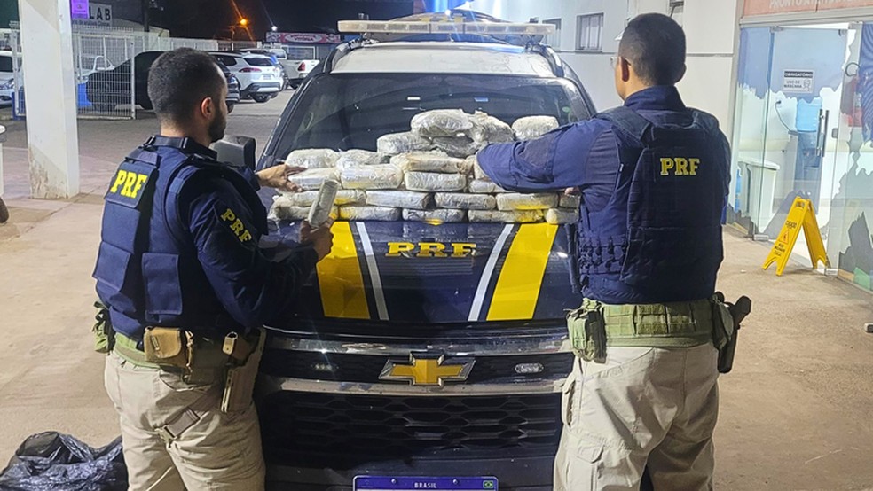 PRF apreende 41 kg de drogas em caminhão, na BR-135, em Miranda do Norte — Foto: Divulgação/ PRF