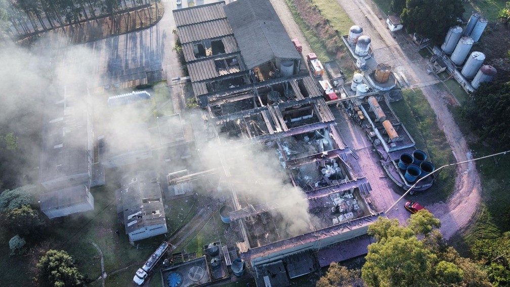 Explosão em fábrica de produtos químicos mobiliza bombeiros em Várzea Paulista — Foto: Jornal da Região/Reprodução
