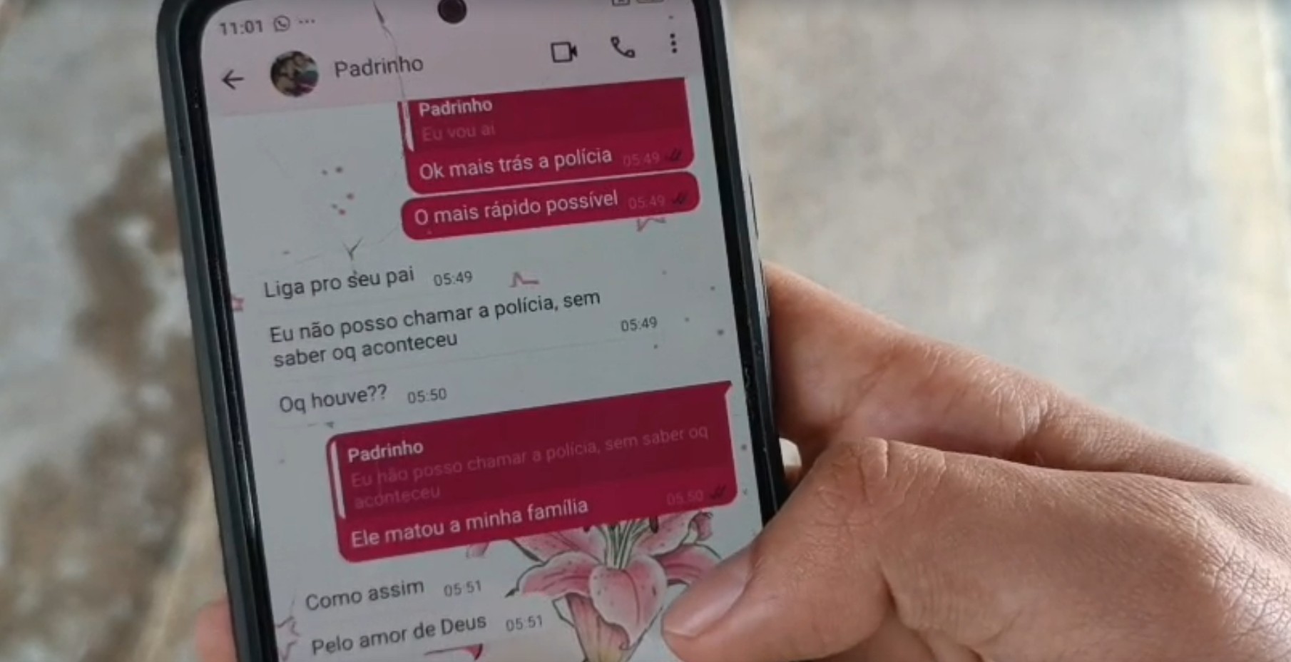 Baleada, menina de 12 anos pede ajuda por mensagem após ver padrasto matar a mãe: 'Ele matou minha família'