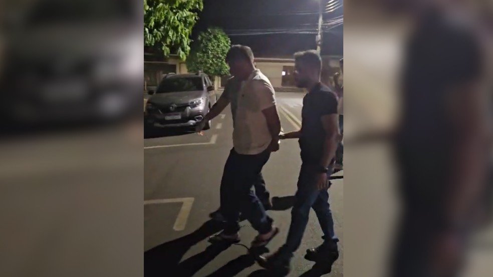 Jovem de 22 anos foi preso após agredir homem em posto de combustíveis em Votuporanga (SP) — Foto: Polícia Civil/Divulgação