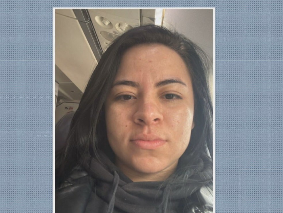 Rosana Santos Xavier tirou esta selfie quando embarcou na aeronave e foi a última foto enviada por ela à família. — Foto: Reprodução/ TV Globo