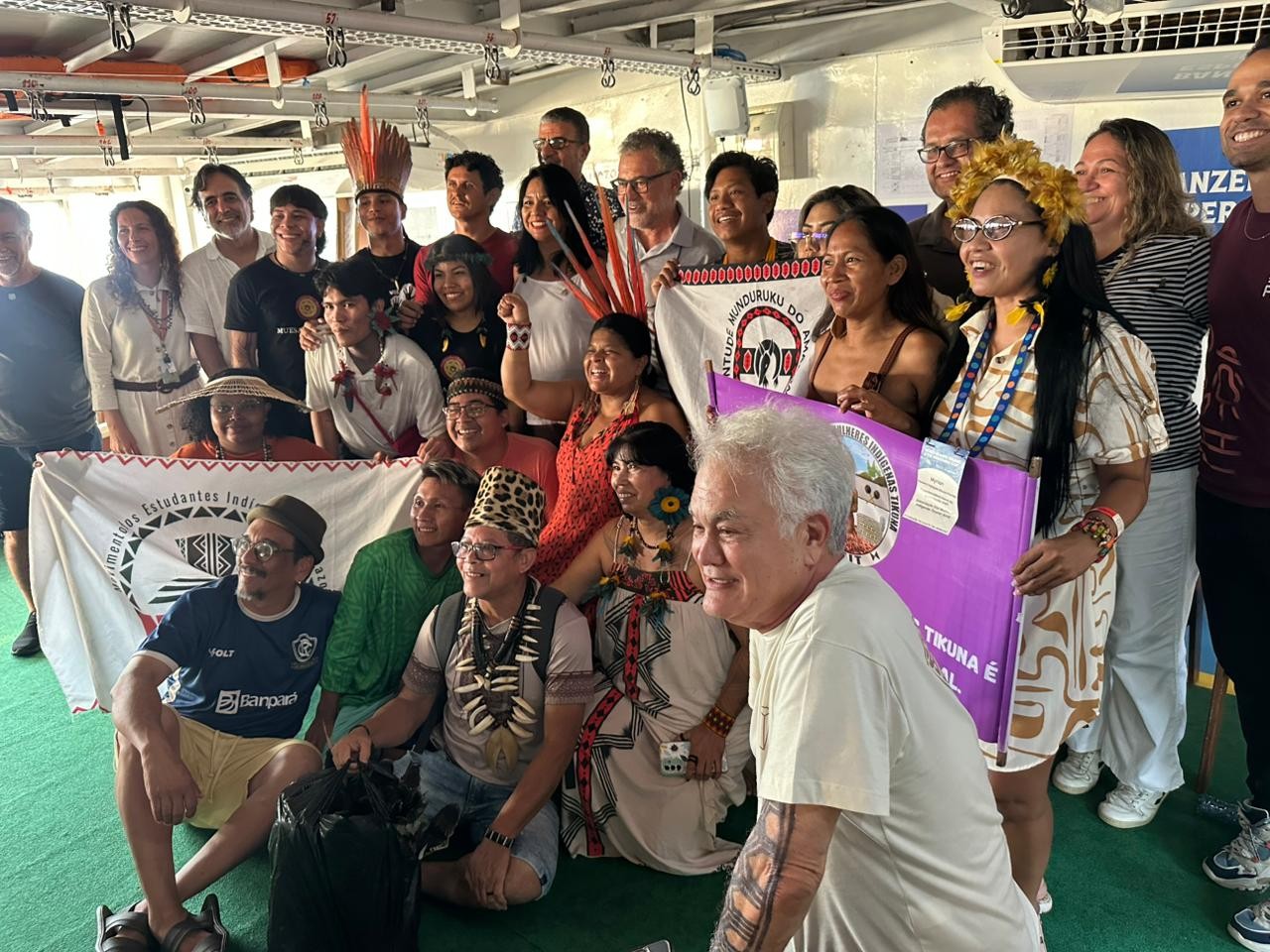 ‘Esta é a COP indígena’, diz Sônia Guajajara durante visita a expedição para ouvir lideranças dos povos