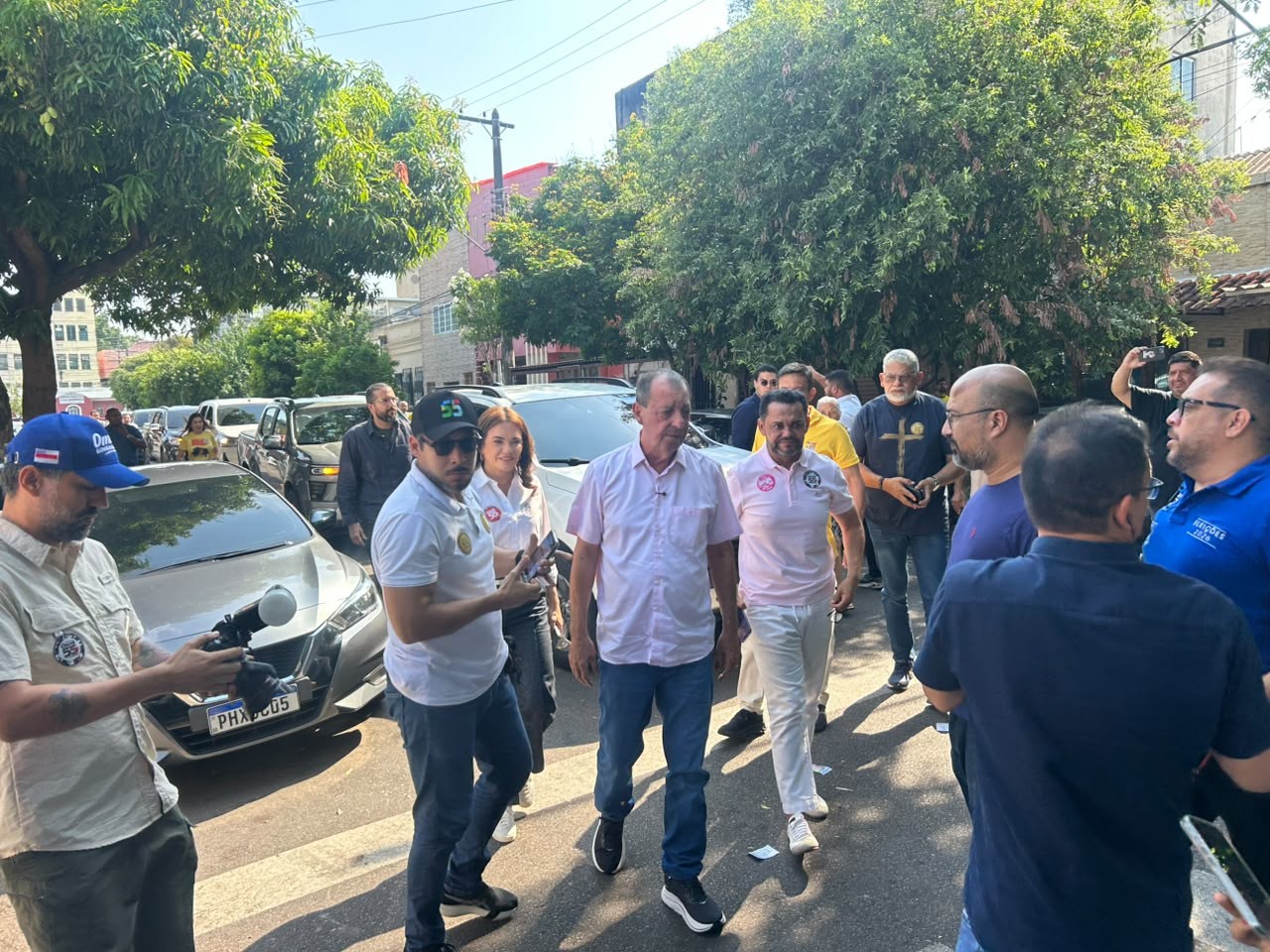 Omar Aziz (PSD) vota em Manaus