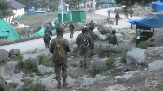 É #FAKE que vídeo mostre ataque de mísseis indianos no Paquistão; gravação é antiga e registra bombardeio do Irã contra Israel