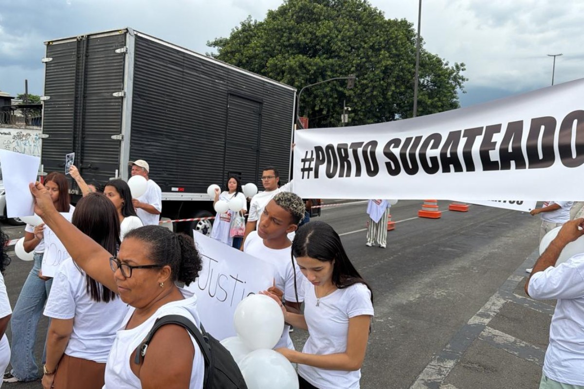 Morte de funcionária após queda de 20 metros gera protesto por segurança no Porto de Santos  