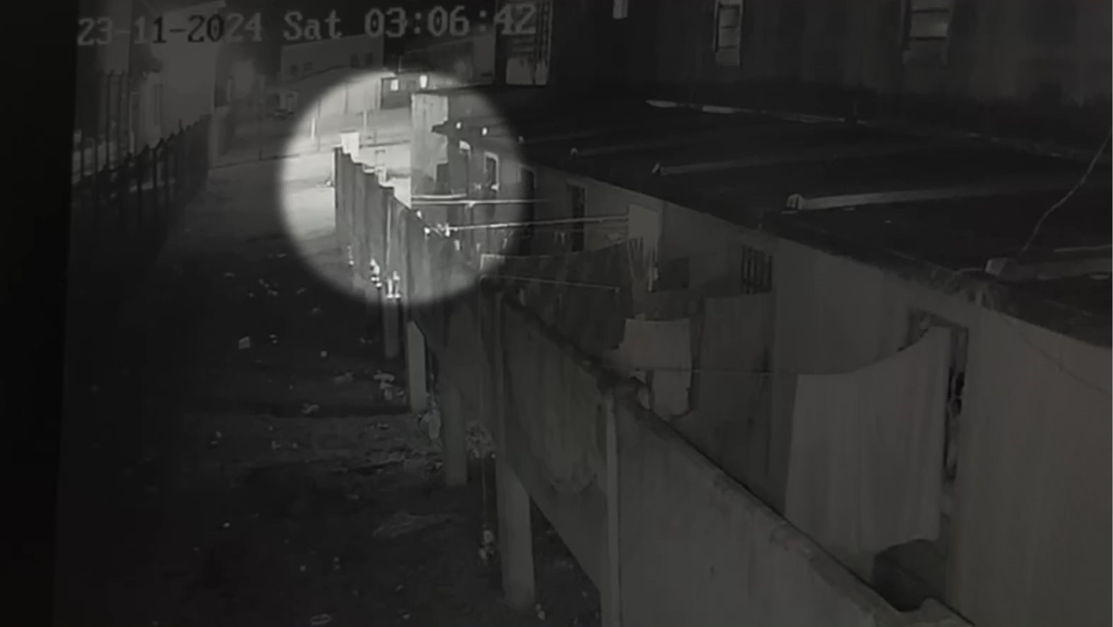 VÍDEO mostra drone entregando arma usada para matar chefe de organização criminosa dentro de prisão no RS