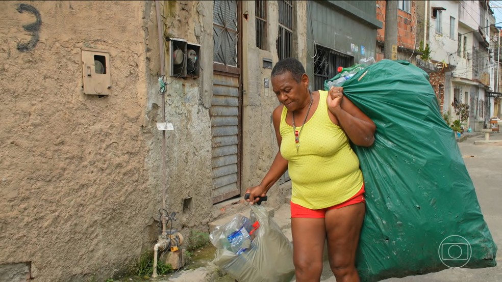 Entenda a importância dos catadores para a preservação do meio ambiente — Foto: Jornal Nacional/ Reprodução