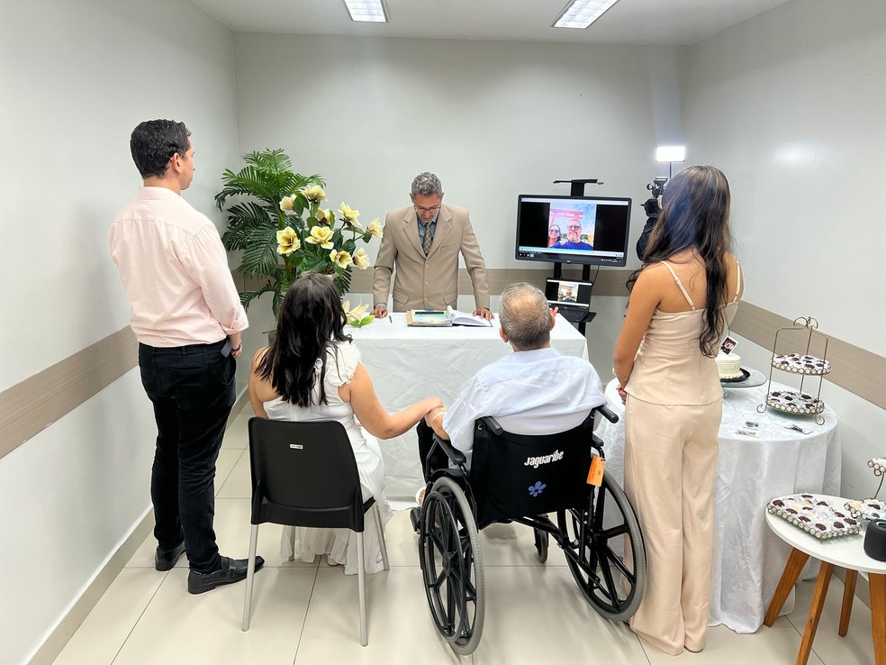 Casamento aconteceu nesta sexta-feira (28) em hospital em Natal — Foto: Divulgação