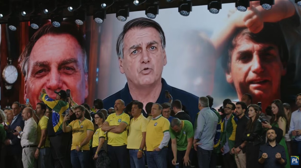 PT rebate defesa de Flávio Bolsonaro e diz que vídeo de IA de Jair é ilegal