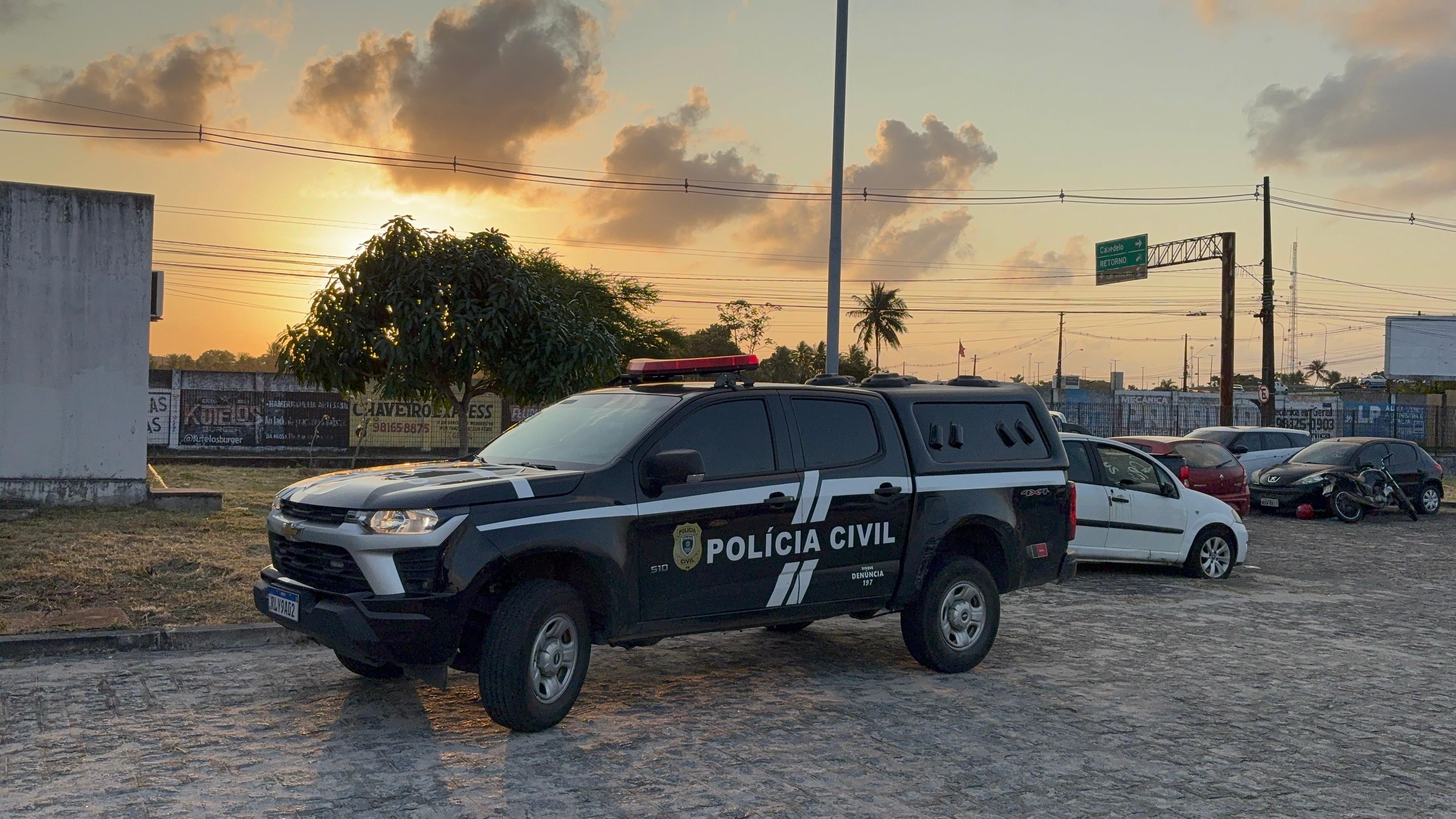 Dois homens são presos suspeitos de participação em morte na orla de Tambaú, em João Pessoa