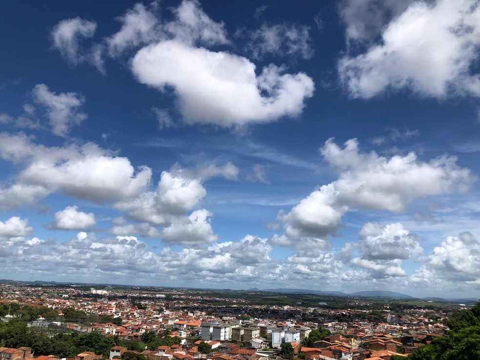 Tempo parcialmente nublado em Aracaju — Foto: Leonardo Barreto/g1/Arquivo
