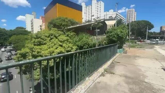 Homem é preso depois de empurrar ex-companheira de viaduto em SP